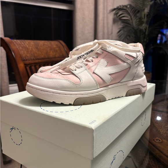 OFF WHITE Women's Pink and White Sneakers - Picture 2 of 7
